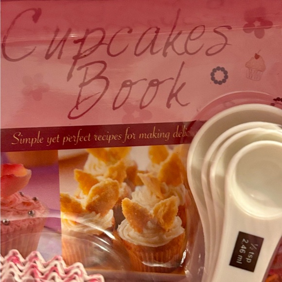 Cupcake Kit - Picture 4 of 11
